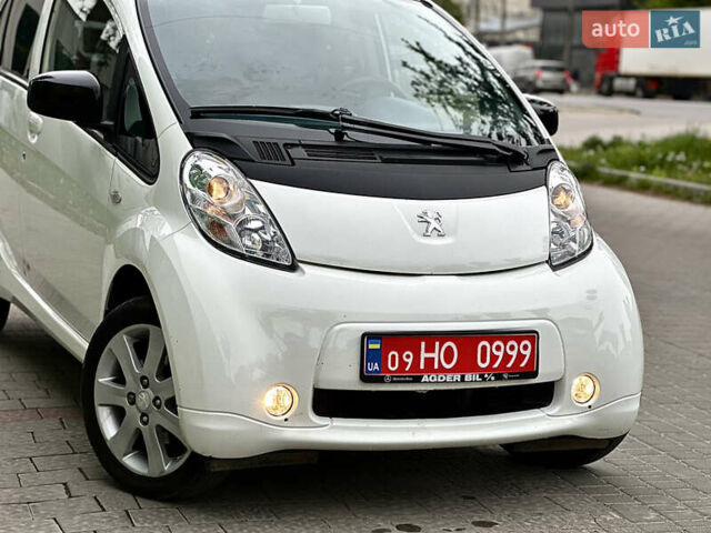 Белый Пежо иOн, объемом двигателя 0 л и пробегом 55 тыс. км за 7999 $, фото 6 на Automoto.ua