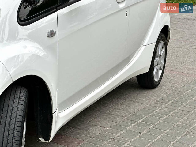 Белый Пежо иOн, объемом двигателя 0 л и пробегом 55 тыс. км за 7999 $, фото 16 на Automoto.ua