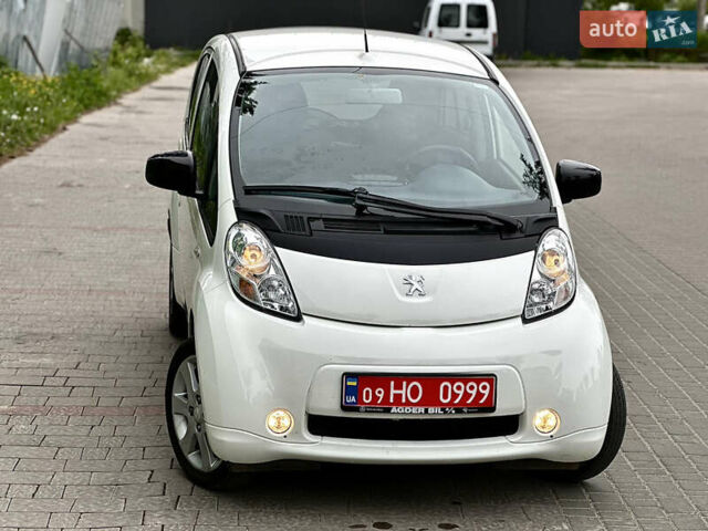 Белый Пежо иOн, объемом двигателя 0 л и пробегом 55 тыс. км за 7999 $, фото 4 на Automoto.ua
