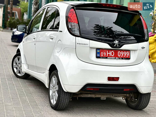 Белый Пежо иOн, объемом двигателя 0 л и пробегом 55 тыс. км за 7999 $, фото 23 на Automoto.ua