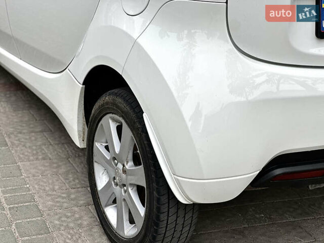 Белый Пежо иOн, объемом двигателя 0 л и пробегом 55 тыс. км за 7999 $, фото 31 на Automoto.ua