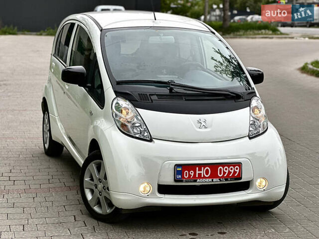 Белый Пежо иOн, объемом двигателя 0 л и пробегом 55 тыс. км за 7999 $, фото 5 на Automoto.ua