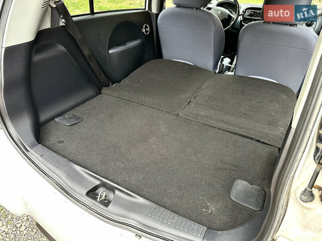 Белый Пежо иOн, объемом двигателя 0 л и пробегом 55 тыс. км за 7999 $, фото 44 на Automoto.ua