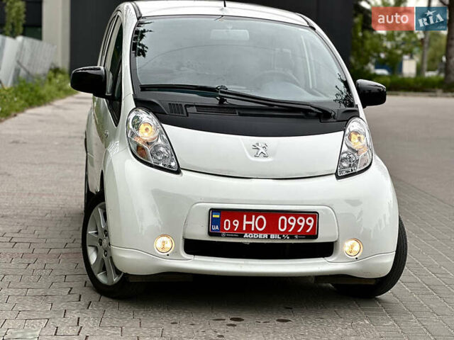 Белый Пежо иOн, объемом двигателя 0 л и пробегом 55 тыс. км за 7999 $, фото 3 на Automoto.ua