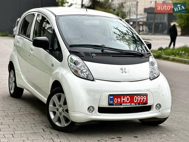 Белый Пежо иOн, объемом двигателя 0 л и пробегом 55 тыс. км за 7999 $, фото 2 на Automoto.ua
