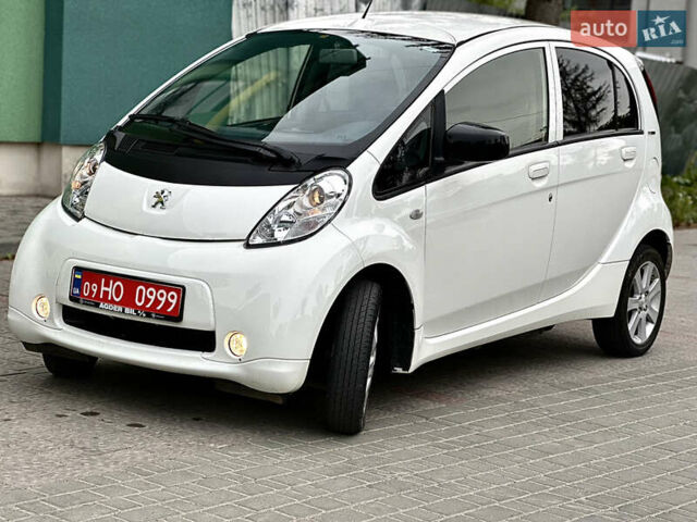 Белый Пежо иOн, объемом двигателя 0 л и пробегом 55 тыс. км за 7999 $, фото 12 на Automoto.ua