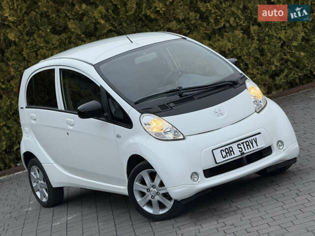 Белый Пежо иOн, объемом двигателя 0 л и пробегом 55 тыс. км за 6500 $, фото 8 на Automoto.ua