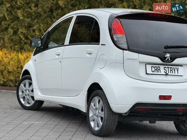 Белый Пежо иOн, объемом двигателя 0 л и пробегом 55 тыс. км за 6500 $, фото 15 на Automoto.ua