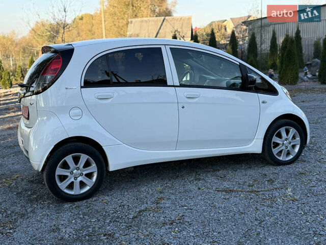 Белый Пежо иOн, объемом двигателя 0 л и пробегом 30 тыс. км за 6800 $, фото 7 на Automoto.ua