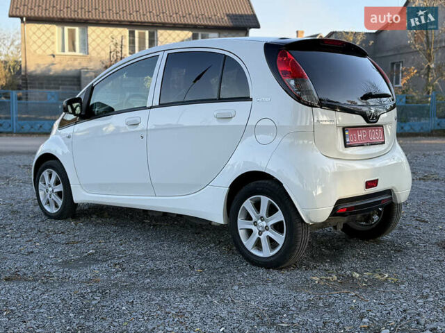 Белый Пежо иOн, объемом двигателя 0 л и пробегом 30 тыс. км за 6800 $, фото 4 на Automoto.ua