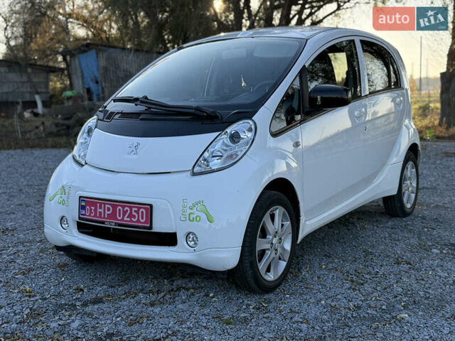 Белый Пежо иOн, объемом двигателя 0 л и пробегом 30 тыс. км за 6800 $, фото 2 на Automoto.ua