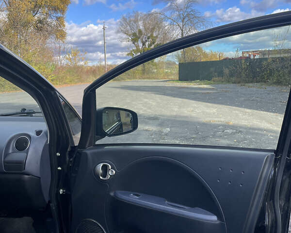 Черный Пежо иOн, объемом двигателя 0 л и пробегом 121 тыс. км за 4500 $, фото 12 на Automoto.ua