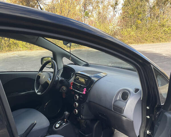 Черный Пежо иOн, объемом двигателя 0 л и пробегом 121 тыс. км за 4500 $, фото 9 на Automoto.ua