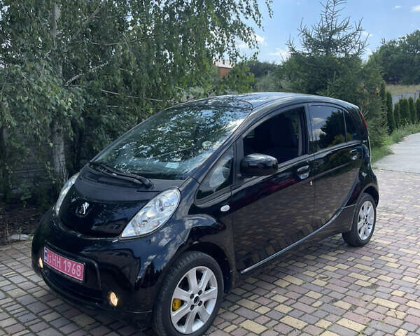 Черный Пежо иOн, объемом двигателя 0 л и пробегом 69 тыс. км за 4700 $, фото 5 на Automoto.ua