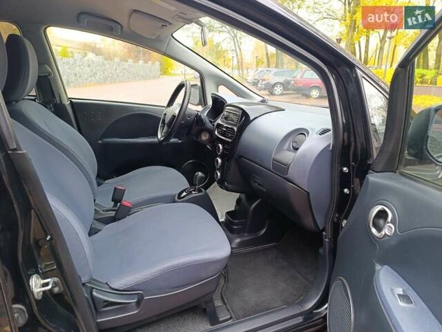 Черный Пежо иOн, объемом двигателя 0 л и пробегом 112 тыс. км за 3999 $, фото 21 на Automoto.ua