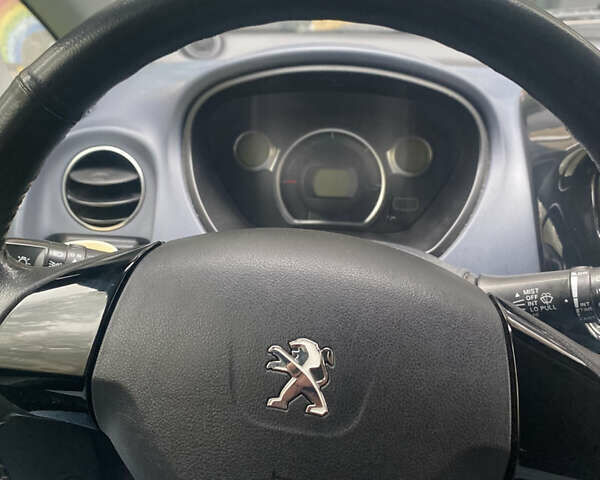 Черный Пежо иOн, объемом двигателя 0 л и пробегом 65 тыс. км за 4500 $, фото 5 на Automoto.ua