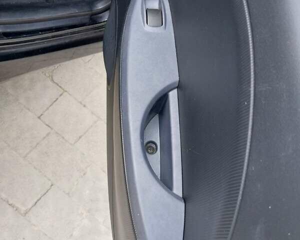 Черный Пежо иOн, объемом двигателя 0 л и пробегом 137 тыс. км за 4700 $, фото 67 на Automoto.ua