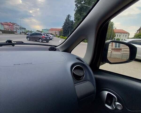 Черный Пежо иOн, объемом двигателя 0 л и пробегом 137 тыс. км за 4700 $, фото 43 на Automoto.ua