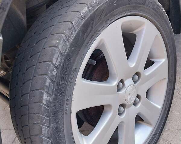 Черный Пежо иOн, объемом двигателя 0 л и пробегом 137 тыс. км за 4700 $, фото 51 на Automoto.ua