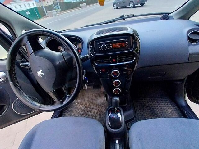 Черный Пежо иOн, объемом двигателя 47 л и пробегом 137 тыс. км за 4700 $, фото 3 на Automoto.ua