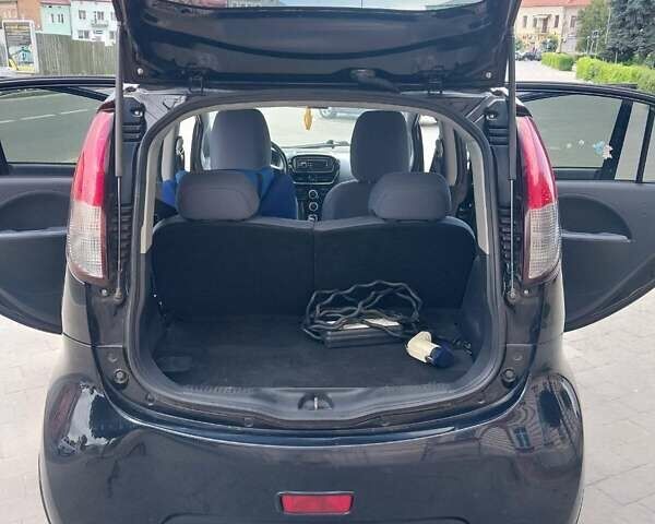 Черный Пежо иOн, объемом двигателя 0 л и пробегом 137 тыс. км за 4700 $, фото 26 на Automoto.ua