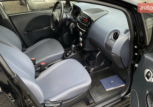 Черный Пежо иOн, объемом двигателя 0 л и пробегом 109 тыс. км за 4599 $, фото 21 на Automoto.ua