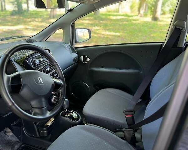 Черный Пежо иOн, объемом двигателя 0 л и пробегом 120 тыс. км за 5500 $, фото 6 на Automoto.ua