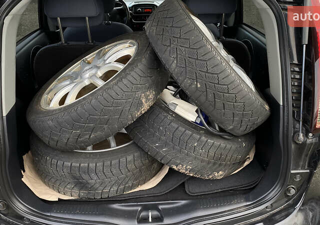 Черный Пежо иOн, объемом двигателя 0 л и пробегом 109 тыс. км за 4599 $, фото 50 на Automoto.ua