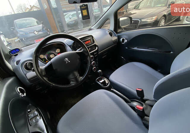 Черный Пежо иOн, объемом двигателя 0 л и пробегом 109 тыс. км за 4599 $, фото 18 на Automoto.ua