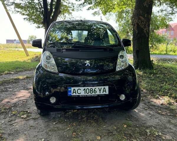 Черный Пежо иOн, объемом двигателя 0 л и пробегом 120 тыс. км за 5500 $, фото 1 на Automoto.ua