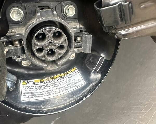 Черный Пежо иOн, объемом двигателя 0 л и пробегом 69 тыс. км за 5600 $, фото 15 на Automoto.ua