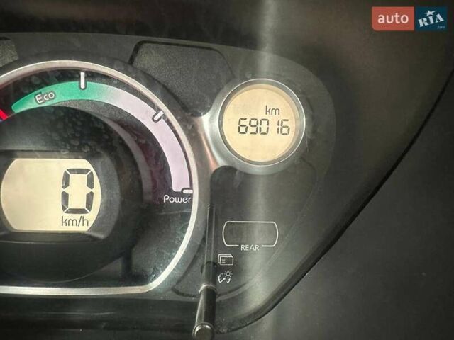 Черный Пежо иOн, объемом двигателя 0 л и пробегом 69 тыс. км за 5600 $, фото 11 на Automoto.ua