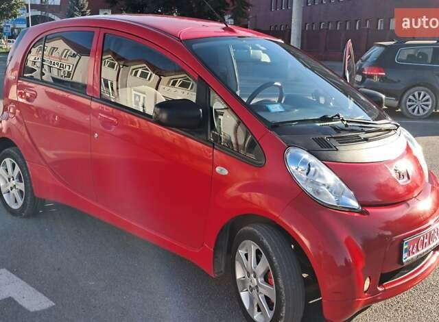 Красный Пежо иOн, объемом двигателя 0 л и пробегом 135 тыс. км за 4300 $, фото 5 на Automoto.ua