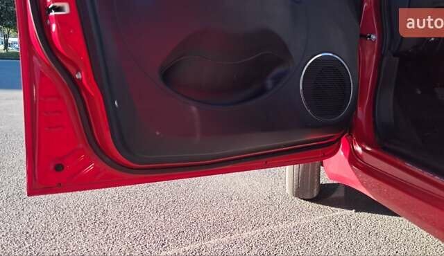 Красный Пежо иOн, объемом двигателя 0 л и пробегом 135 тыс. км за 4300 $, фото 2 на Automoto.ua