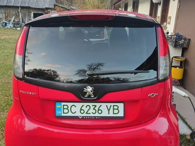 Красный Пежо иOн, объемом двигателя 0 л и пробегом 120 тыс. км за 4400 $, фото 3 на Automoto.ua