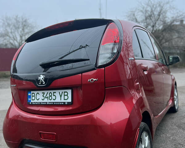 Красный Пежо иOн, объемом двигателя 0 л и пробегом 43 тыс. км за 4950 $, фото 2 на Automoto.ua