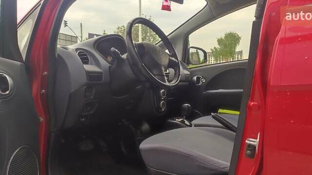Червоний Пежо iOн, об'ємом двигуна 0 л та пробігом 122 тис. км за 3999 $, фото 18 на Automoto.ua