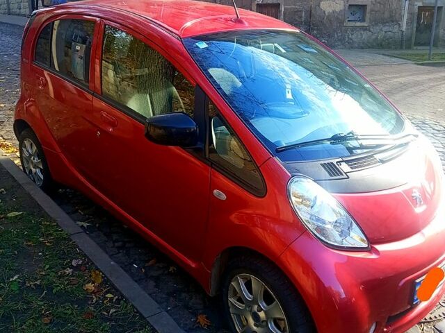 Красный Пежо иOн, объемом двигателя 0 л и пробегом 46 тыс. км за 5200 $, фото 2 на Automoto.ua