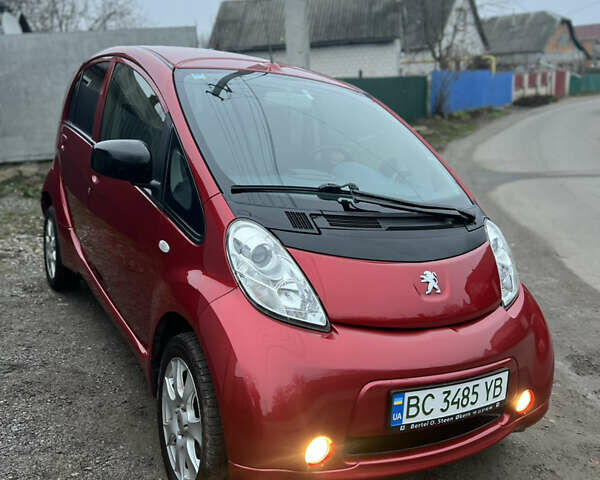 Красный Пежо иOн, объемом двигателя 0 л и пробегом 43 тыс. км за 4950 $, фото 5 на Automoto.ua