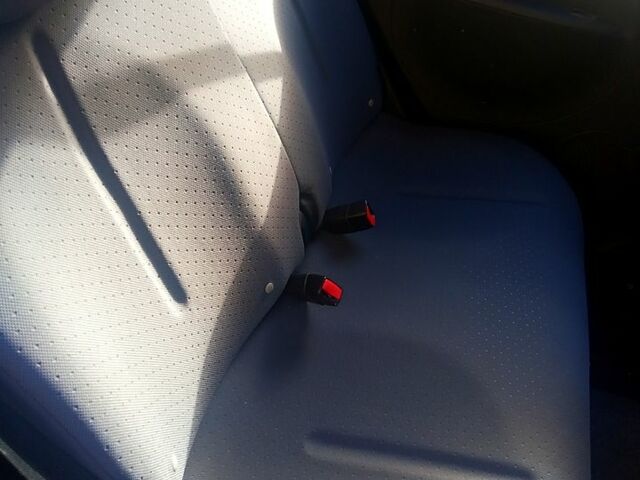 Красный Пежо иOн, объемом двигателя 0 л и пробегом 46 тыс. км за 5200 $, фото 4 на Automoto.ua