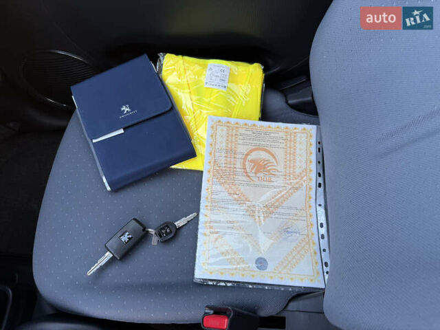 Червоний Пежо iOн, об'ємом двигуна 0 л та пробігом 66 тис. км за 4950 $, фото 29 на Automoto.ua