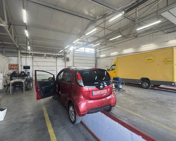 Красный Пежо иOн, объемом двигателя 0 л и пробегом 144 тыс. км за 3990 $, фото 51 на Automoto.ua