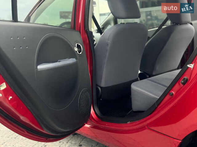 Красный Пежо иOн, объемом двигателя 0 л и пробегом 144 тыс. км за 3990 $, фото 41 на Automoto.ua
