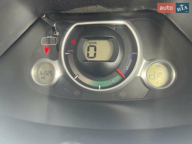 Красный Пежо иOн, объемом двигателя 0 л и пробегом 53 тыс. км за 6500 $, фото 5 на Automoto.ua