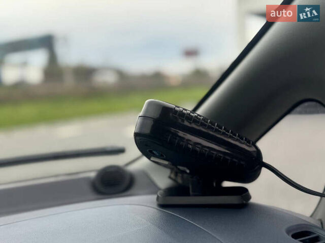 Красный Пежо иOн, объемом двигателя 0 л и пробегом 144 тыс. км за 3990 $, фото 42 на Automoto.ua