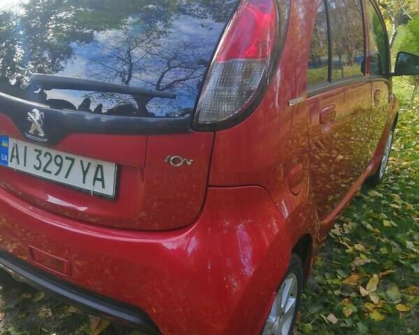 Красный Пежо иOн, объемом двигателя 0 л и пробегом 80 тыс. км за 4900 $, фото 4 на Automoto.ua