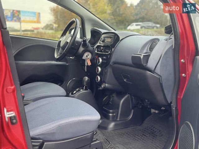 Красный Пежо иOн, объемом двигателя 0 л и пробегом 144 тыс. км за 3990 $, фото 48 на Automoto.ua