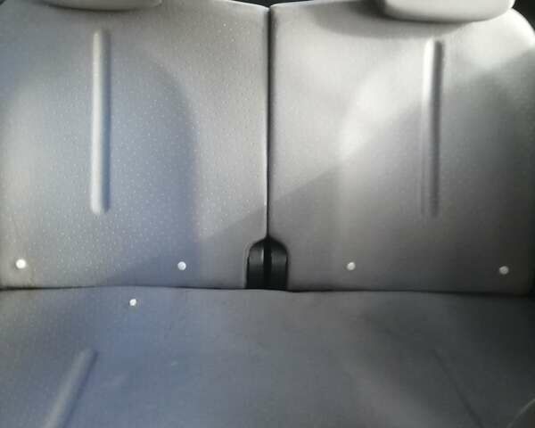 Красный Пежо иOн, объемом двигателя 0 л и пробегом 80 тыс. км за 4900 $, фото 3 на Automoto.ua