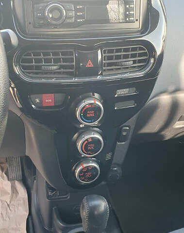 Красный Пежо иOн, объемом двигателя 0 л и пробегом 50 тыс. км за 5500 $, фото 14 на Automoto.ua