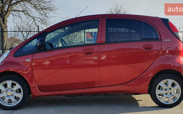 Красный Пежо иOн, объемом двигателя 0 л и пробегом 50 тыс. км за 5500 $, фото 4 на Automoto.ua
